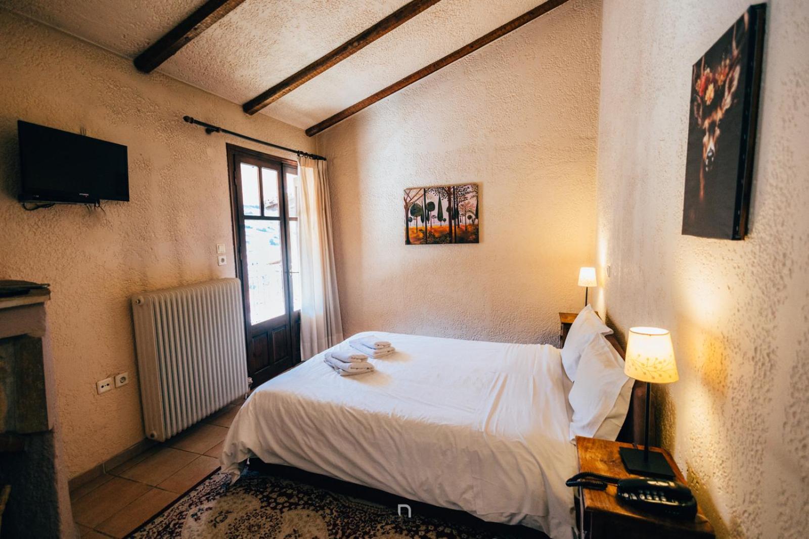 Fanaras Hotel Калаврита Екстериор снимка