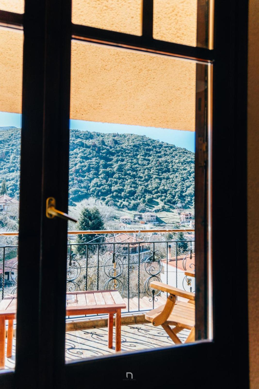 Fanaras Hotel Калаврита Екстериор снимка